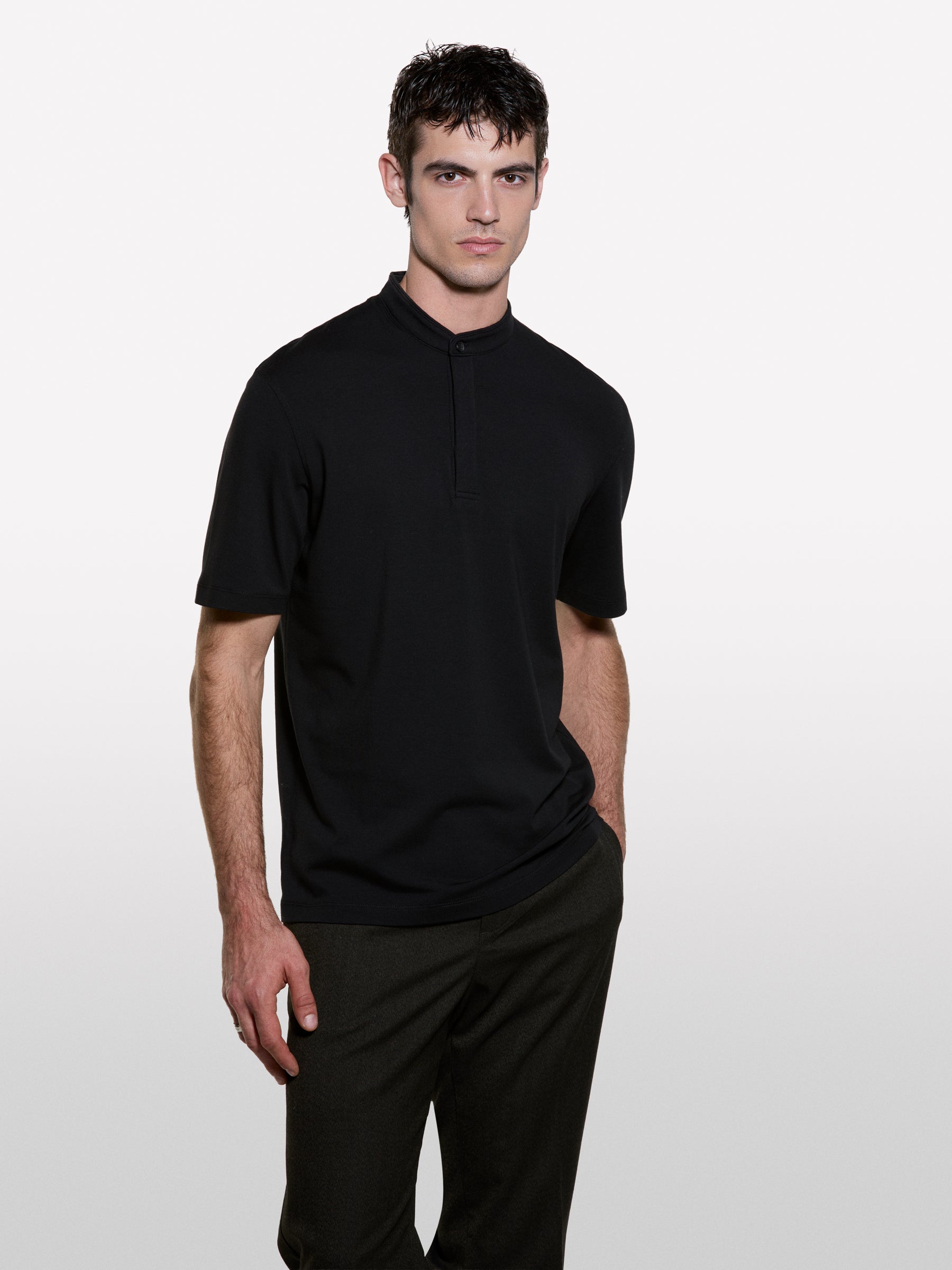 Polo preto com gola guru - ucb_image_FY