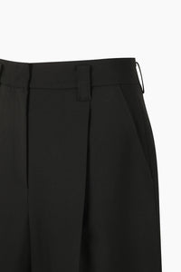 Bermudas com pinças - ucb_image_DS1
