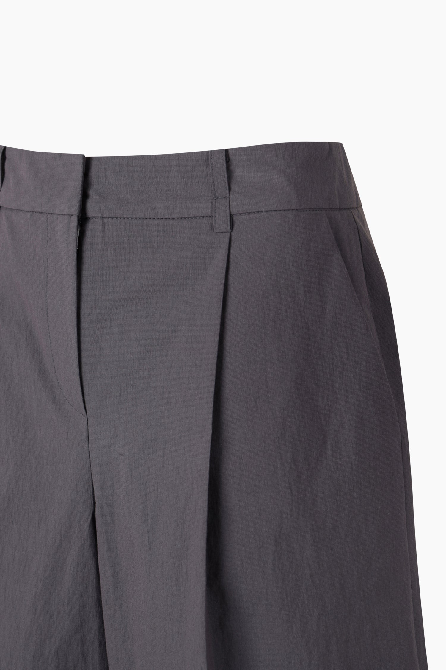 Bermudas com pinças - ucb_image_DS1
