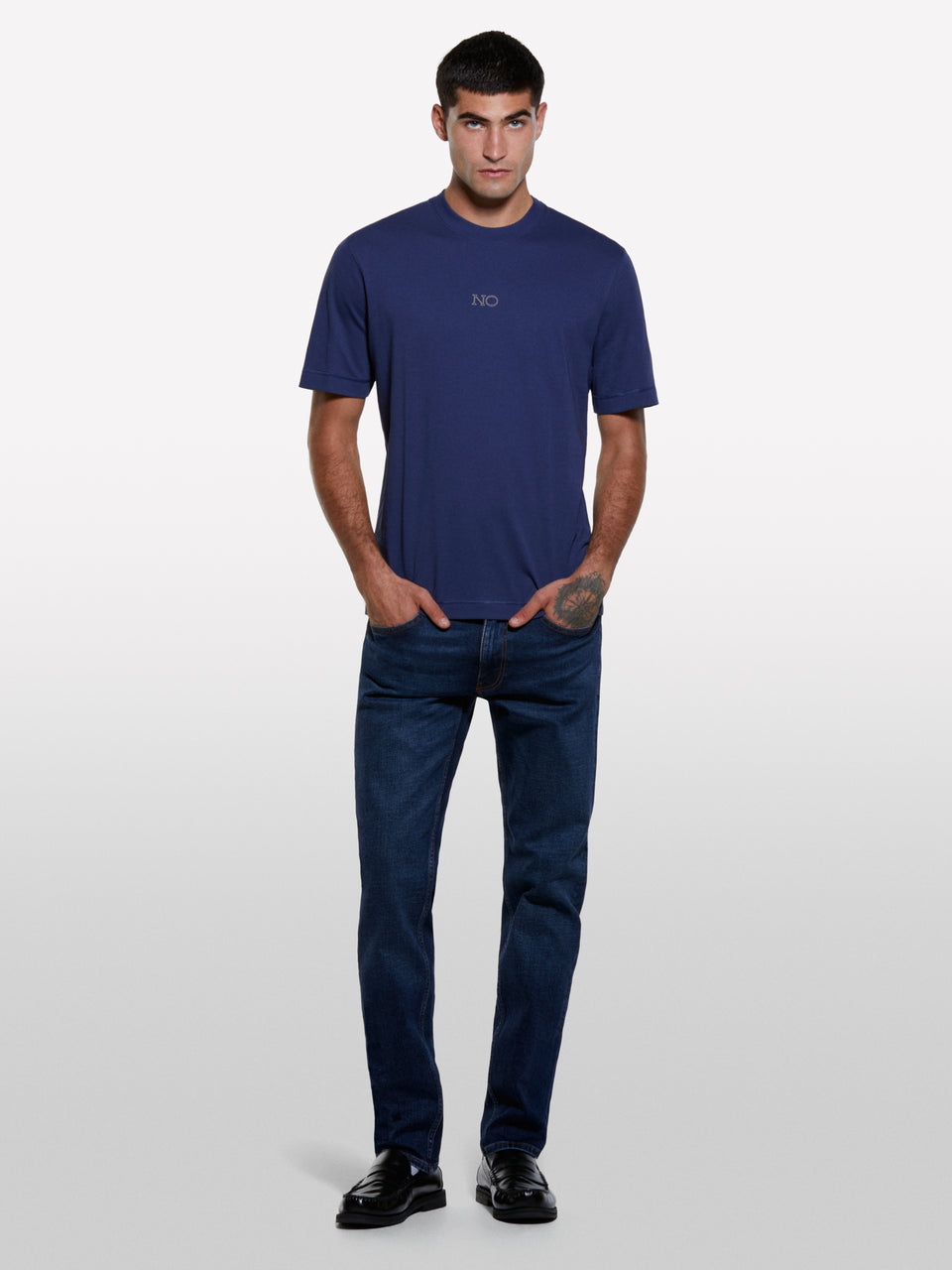 T-shirt azul-escuro com estampa - ucb_image_F